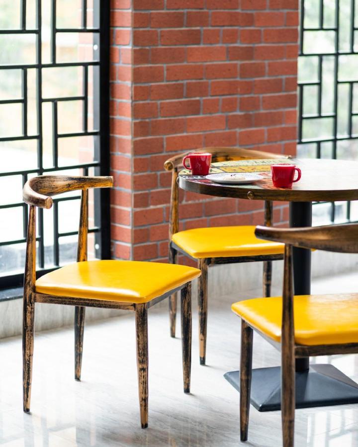Couch & Cheese Homestel The Most Luxurious Hostel For Working Professionals & Students Pune Extérieur photo