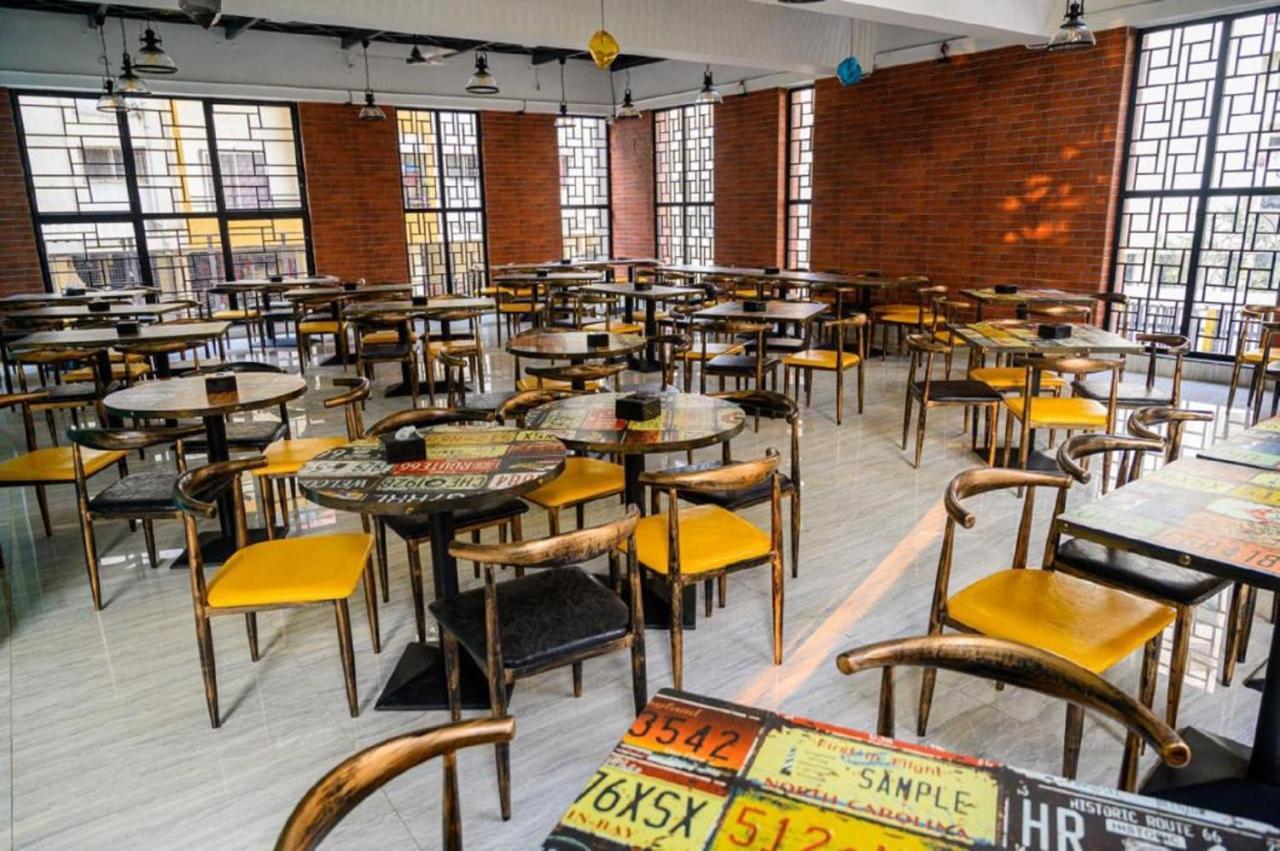 Couch & Cheese Homestel The Most Luxurious Hostel For Working Professionals & Students Pune Extérieur photo